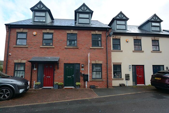 3 Bedroom Town House For Sale In Droylsden Wharf Road, Droylsden, M43