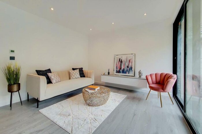 2 Bedroom Flat To Rent In M Residence, Purley, CR8