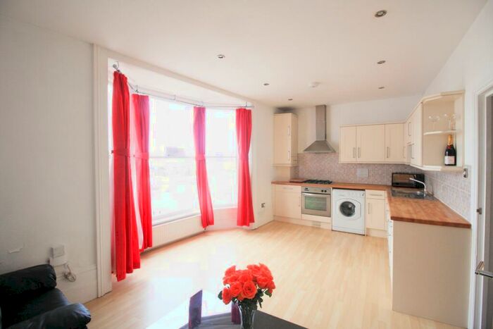 1 Bedroom Apartment To Rent In East Cliff, Dover, CT16