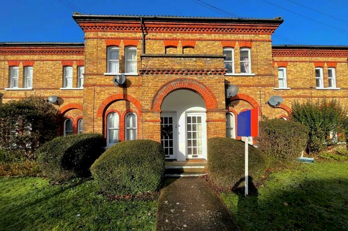 1 Bedroom Apartment To Rent In Knaphill, GU21