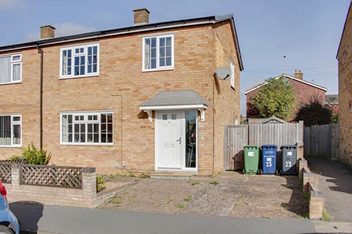 3 Bedroom Semi Detached House To Rent In Sandwich Road, St. Neots, PE19