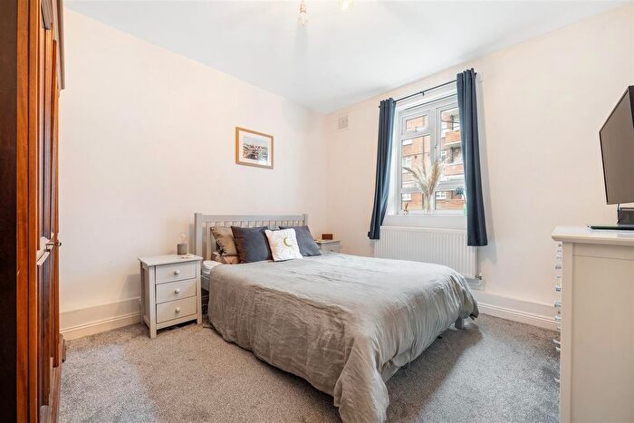 2 Bedroom Flat For Sale In York Hill, West Norwood, SE27