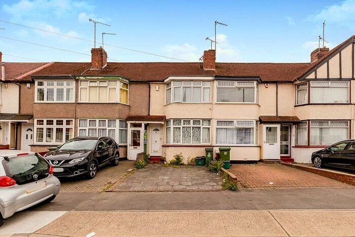 3 Bedroom Detached House To Rent In Parkside Avenue, Bexleyheath, Kent, DA7