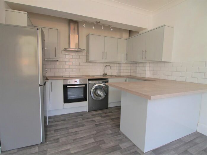2 Bedroom Flat To Rent In - Boltro Road, Haywards Heath, RH16