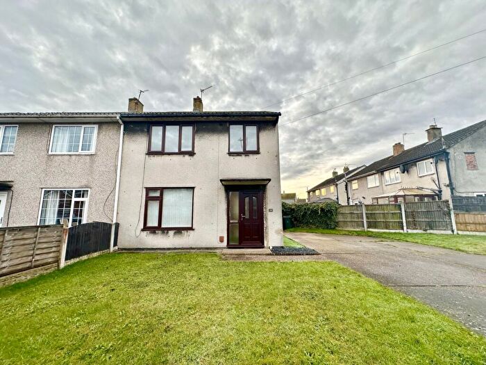 3 Bedroom Semi-Detached House To Rent In Clay Flat Lane, New Rossington, Doncaster, DN11