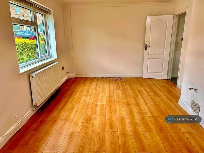 3 Bedroom End Of Terrace House To Rent In Castle Way, Barton Seagrave, Kettering, NN15