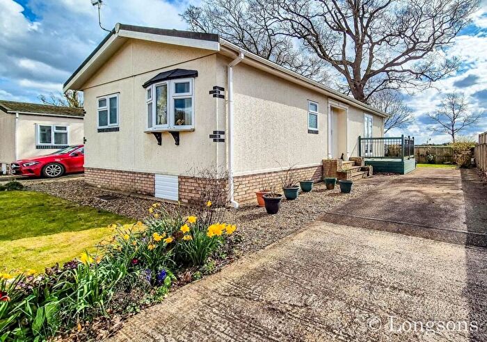 2 Bedroom Park Home For Sale In Low Meadow Park, Griston, IP25