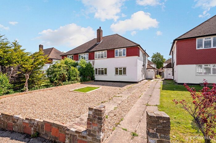 2 Bedroom Maisonette To Rent In Dudley Drive, Morden, SM4