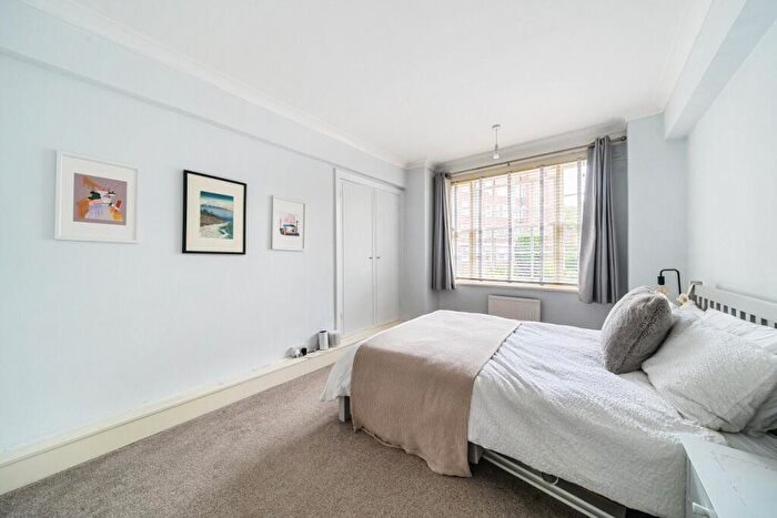 1 Bedroom Flat For Sale In Eton College Road, London, NW3