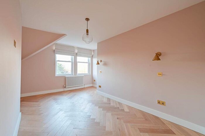 3 Bedroom Flat For Sale In , Crouch End, London, N8