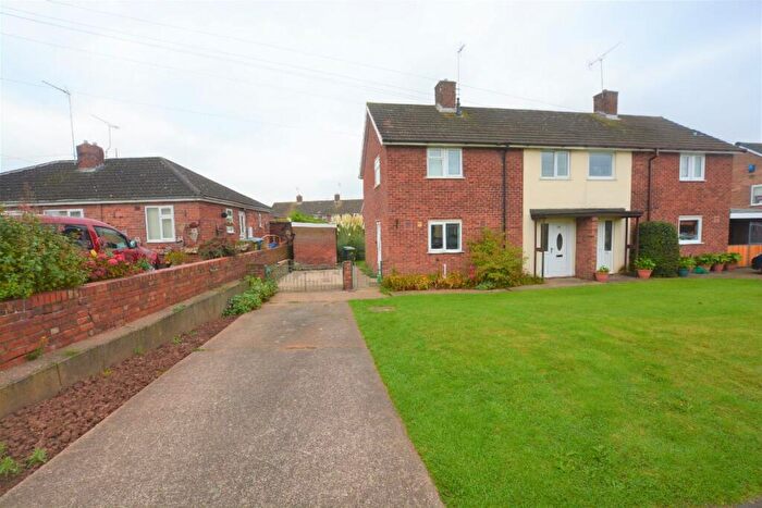 3 Bedroom Semi Detached House To Rent In Shireoaks Common, Shiroaks, S81