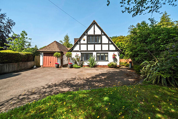 4 Bedroom Detached House For Sale In Leesons Hill, Chislehurst, Kent, BR7