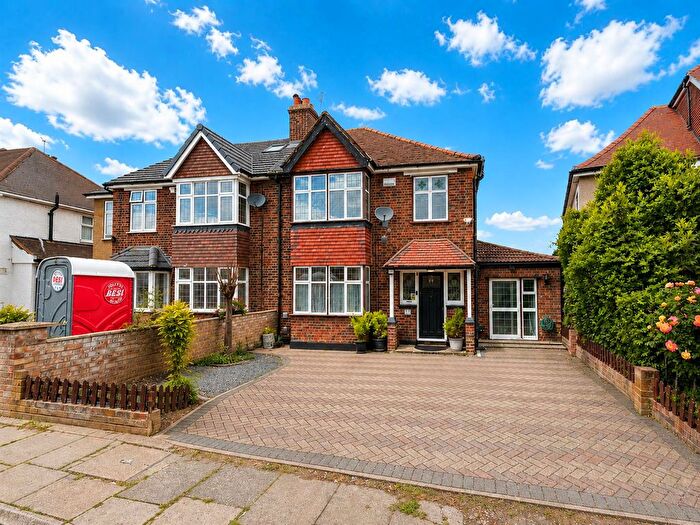 5 Bedroom Semi Detached House For Sale In Alderney Avenue, Heston/ Osterley, TW5