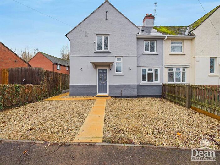 3 Bedroom Semi Detached House For Sale In Deans Way, Gloucester, GL1