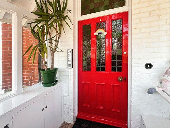 2 Bedroom Apartment For Sale In The Avenue, Totland Bay, Isle Of Wight, PO39