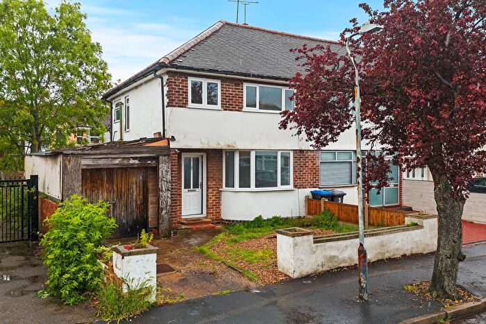 3 Bedroom End Of Terrace House For Sale In Howkins Road, Rugby, CV21