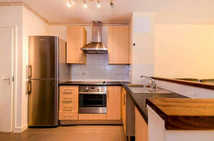 2 Bedroom Flat To Rent In Portree Street, Poplar, London, E14