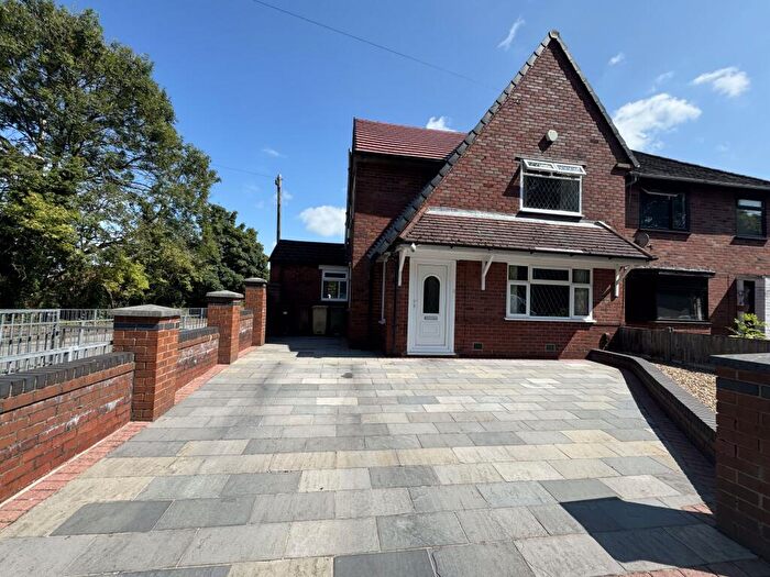 3 Bedroom Semi-Detached House To Rent In Masefield Road, Little Lever, Bolton, BL3