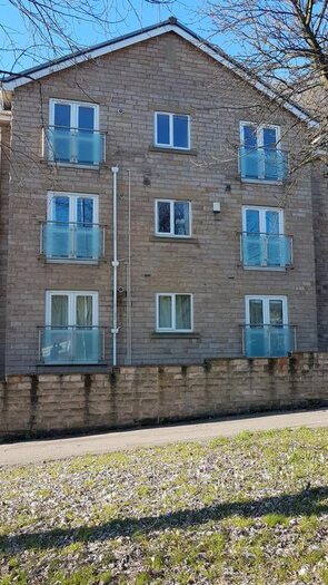 2 Bedroom Flat To Rent In Bradford Road, Lower Fixby, Huddersfield, HD2