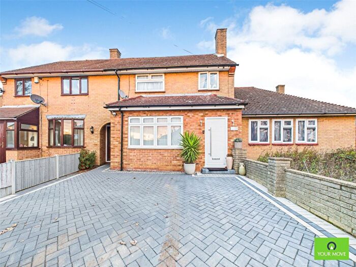 3 Bedroom End Terrace House For Sale In Edenhall Road, Romford, RM3