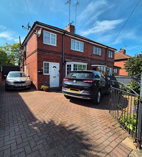 3 Bedroom Semi-detached House For Sale In Churchbalk Lane, Pontefract, WF8