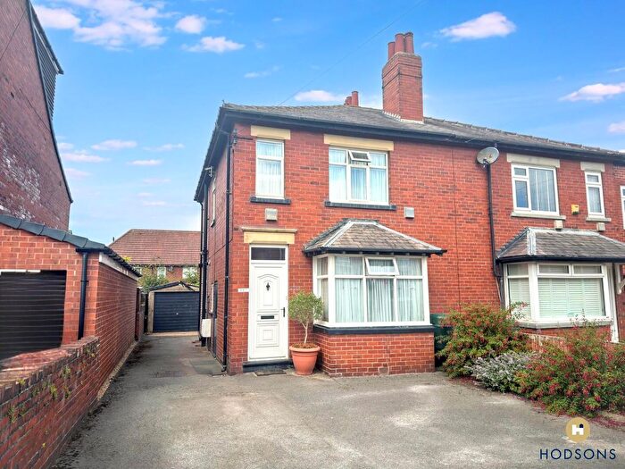 3 Bedroom Semi-Detached House For Sale In Leeds Road, Wakefield, WF1