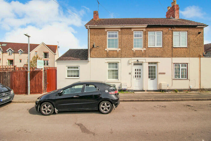 2 Bedroom Semi-Detached House To Rent In Clarendon Lane, Town Centre, Swindon, SN1