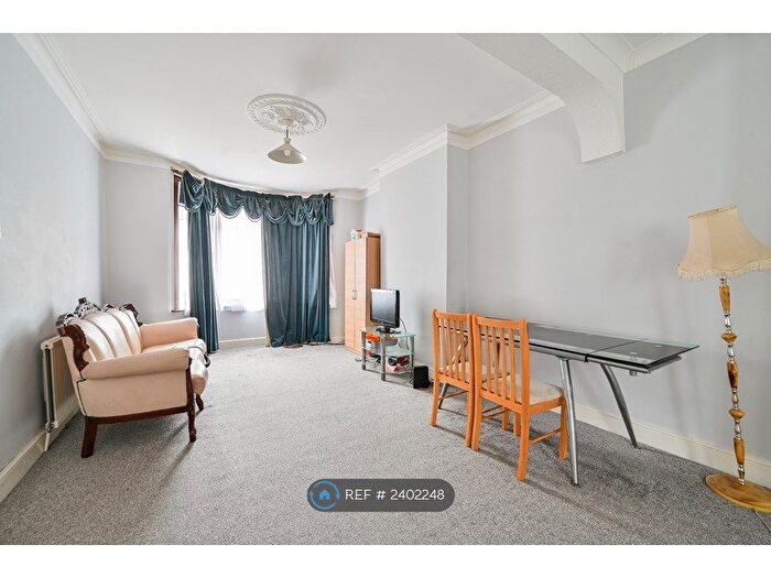 3 Bedroom Terraced House To Rent In Windsor Road, Ilford, IG1