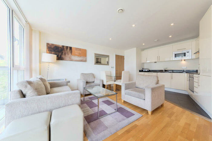 2 Bedroom Apartment To Rent In Drayton Park, London, N5