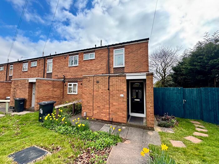 2 Bedroom Maisonette To Rent In Turners Grove, Lower Gornal, Dudley, DY3