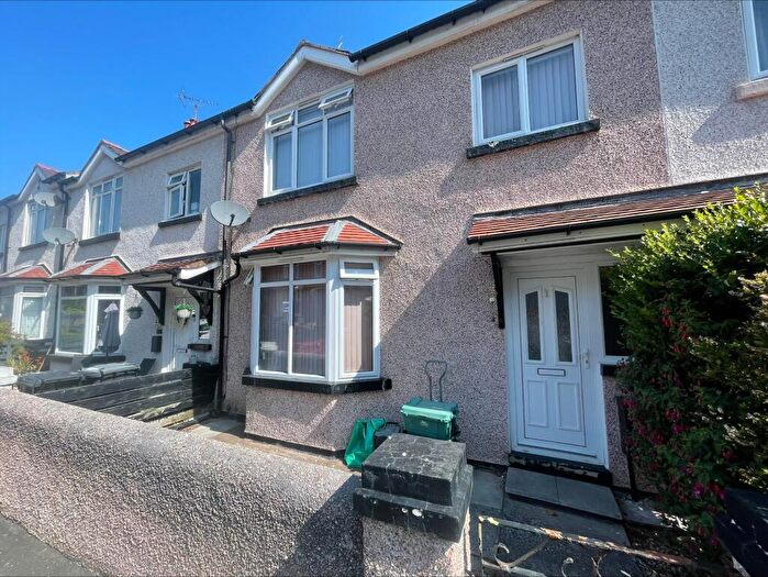 3 Bedroom Terraced House To Rent In Grove Park, LL29