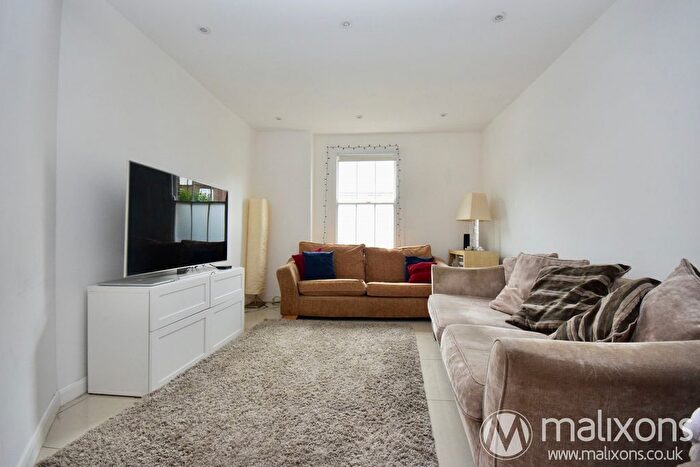 4 Bedroom Terraced House To Rent In Fountain Road, London, SW17