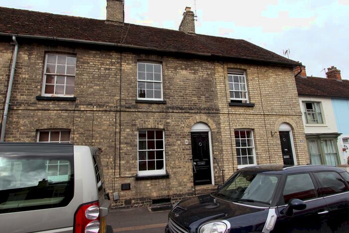 2 Bedroom Property To Rent In Gold Street, Saffron Walden, Essex, CB10