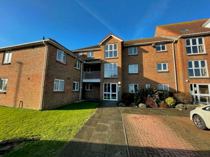 2 Bedroom Apartment To Rent In Collingwood Close, BN23