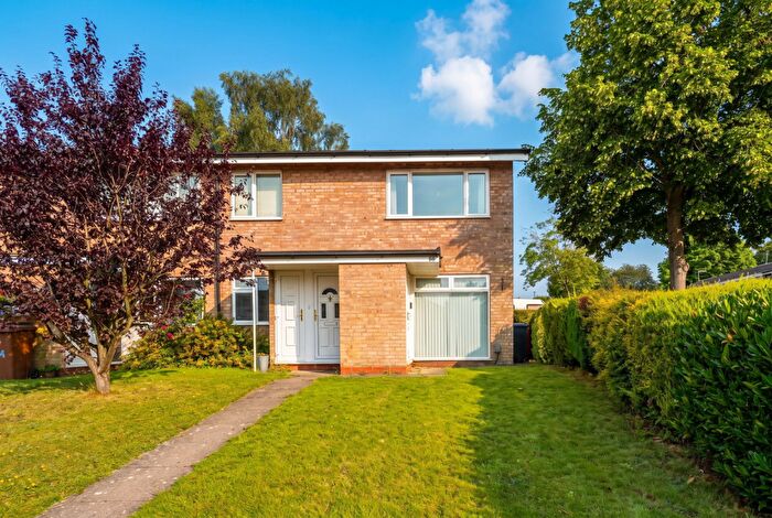 2 Bedroom Maisonette For Sale In Myton Drive, Shirley, B90