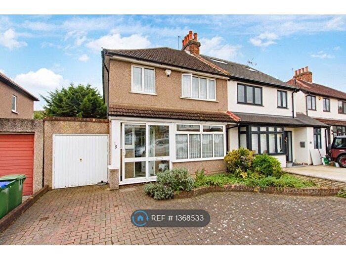 4 Bedroom Semi Detached House To Rent In Iris Avenue, Bexley, DA5