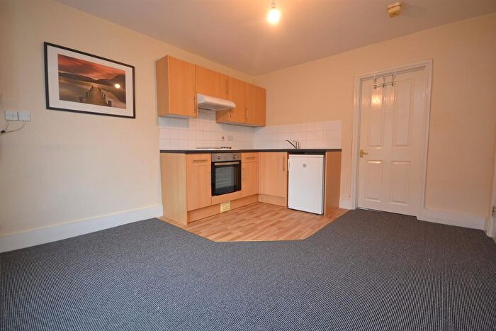 1 Bedroom Flat To Rent In Norwood Road, Reading, Berkshire, RG1