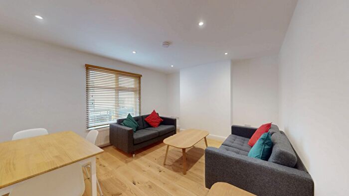 3 Bedroom Flat To Rent In Parkway, Camden Town, London, NW1