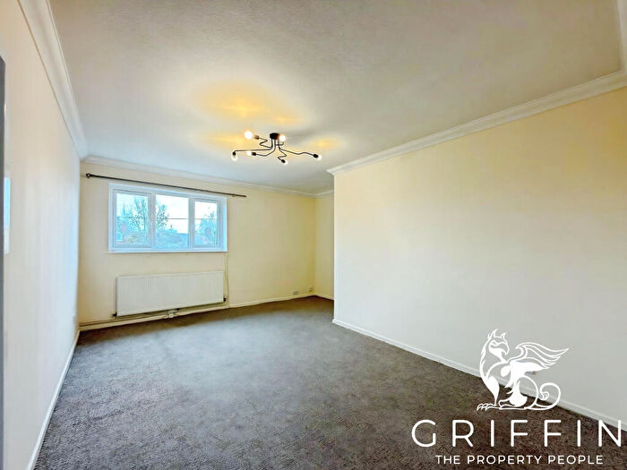 2 Bedroom Flat To Rent In Kent Road, Grays, RM17