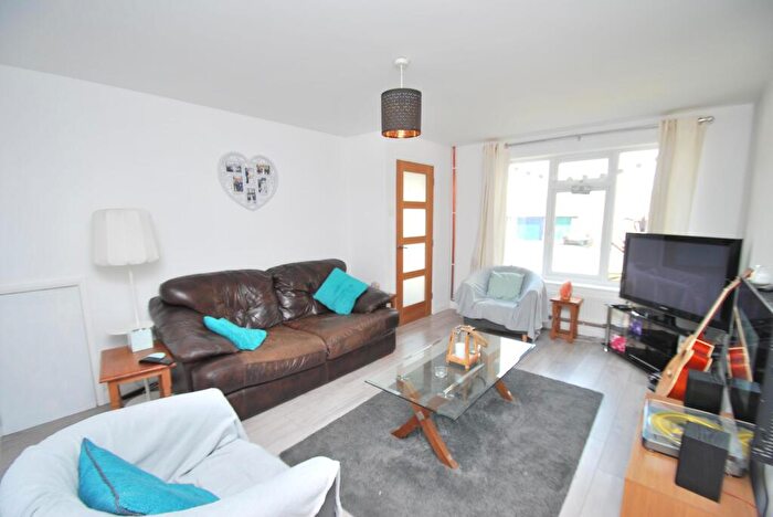 3 Bedroom House To Rent In Blackmore Drive, Bath, BA2