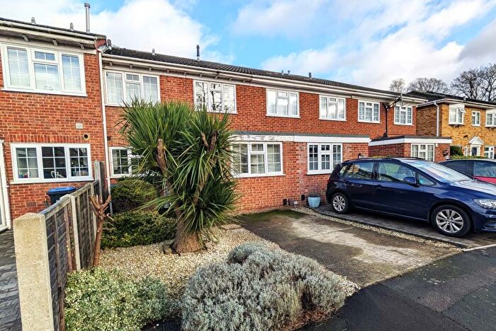 3 Bedroom Terraced House To Rent In Addlestone, Surrey, KT15