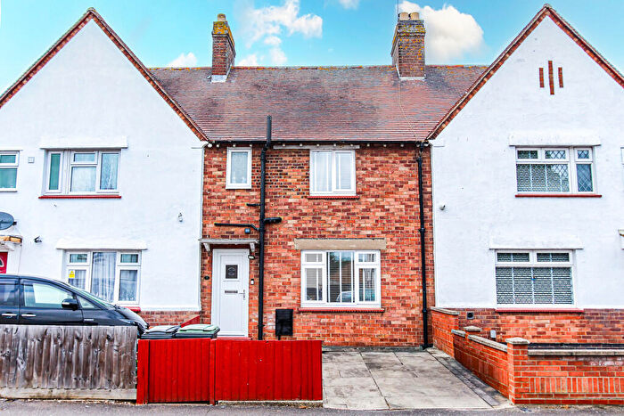 3 Bedroom Terraced House For Sale In Welford Avenue, Irthlingborough, NN9