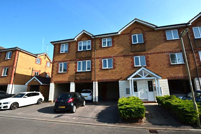 1 Bedroom Flat To Rent In Ellen Drive, Fleet, GU51