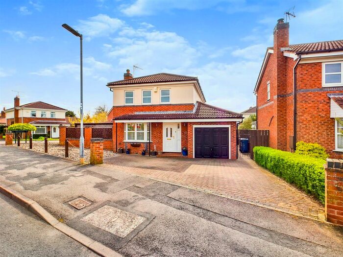 4 Bedroom Detached House For Sale In Whitelands, Driffield, YO25