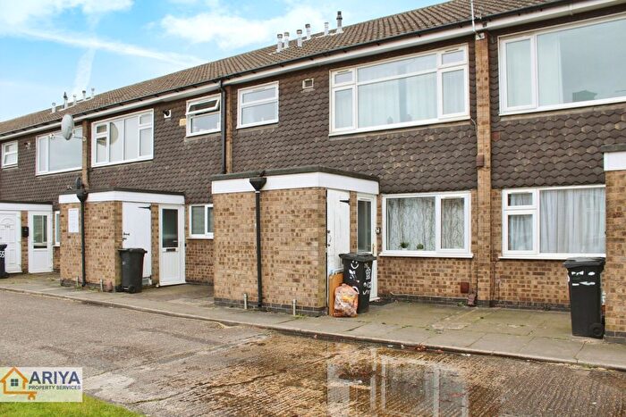 2 Bedroom Maisonette To Rent In Fosse Road North, West End, Leicester, LE3