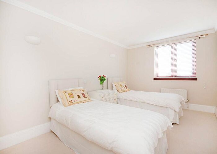 3 Bedroom Flat To Rent In Sudbury Hill, Harrow On The Hill, Harrow, HA1