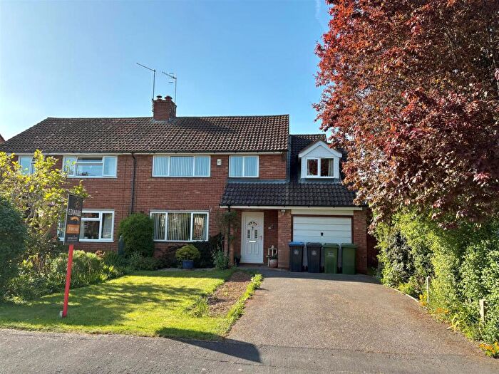4 Bedroom Semi-Detached House For Sale In South Green Drive, Stratford-Upon-Avon, CV37
