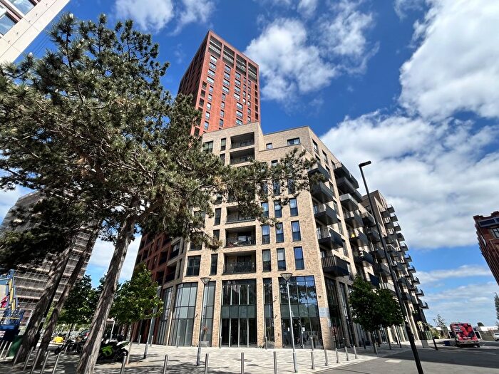 2 Bedroom Flat To Rent In Healum Avenue, Southall, UB2