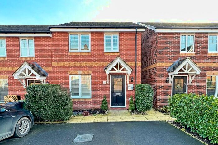 3 Bedroom Semi-Detached House To Rent In Balkwill Crescent, Knowle, B93