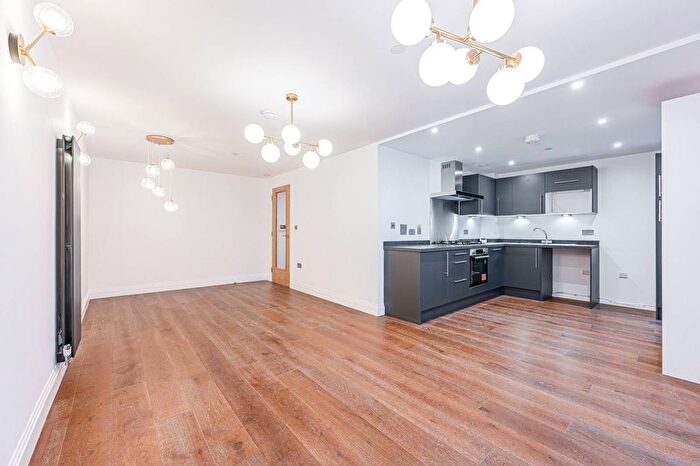 3 Bedroom Flat For Sale In Meridian Point, Greenwich, London, SE8